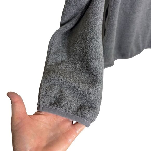 Huk Grey Men's 1/4 Zip Fleece Pullover Chest Pocket Side Pockets Size Small - Picture 3 of 7